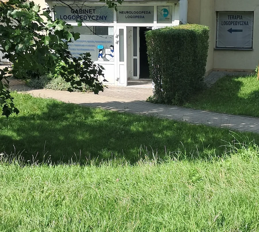 Gabinet ArtykulAACja Warszawa Ursynów widok na drzwi wejściowe przy ul. Dunikowskiego
